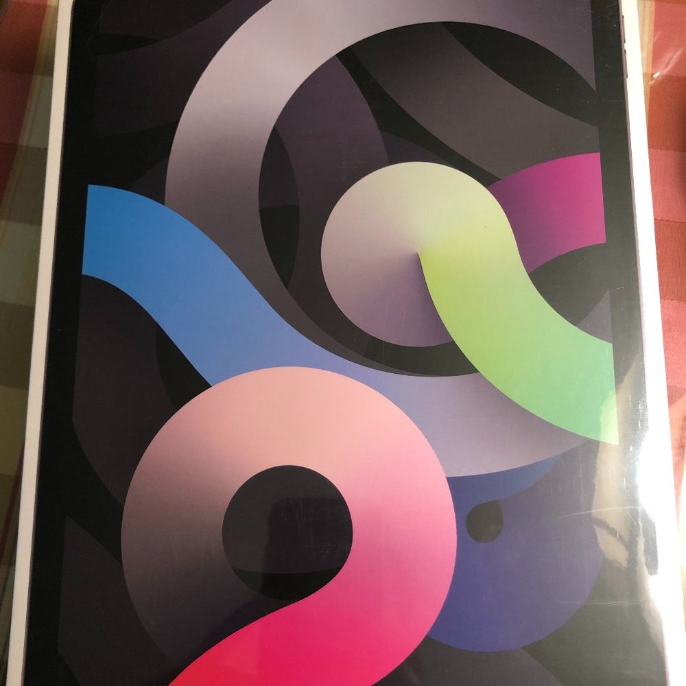 NWT Apple iPad Air 4th Generation 64GB with WiFi